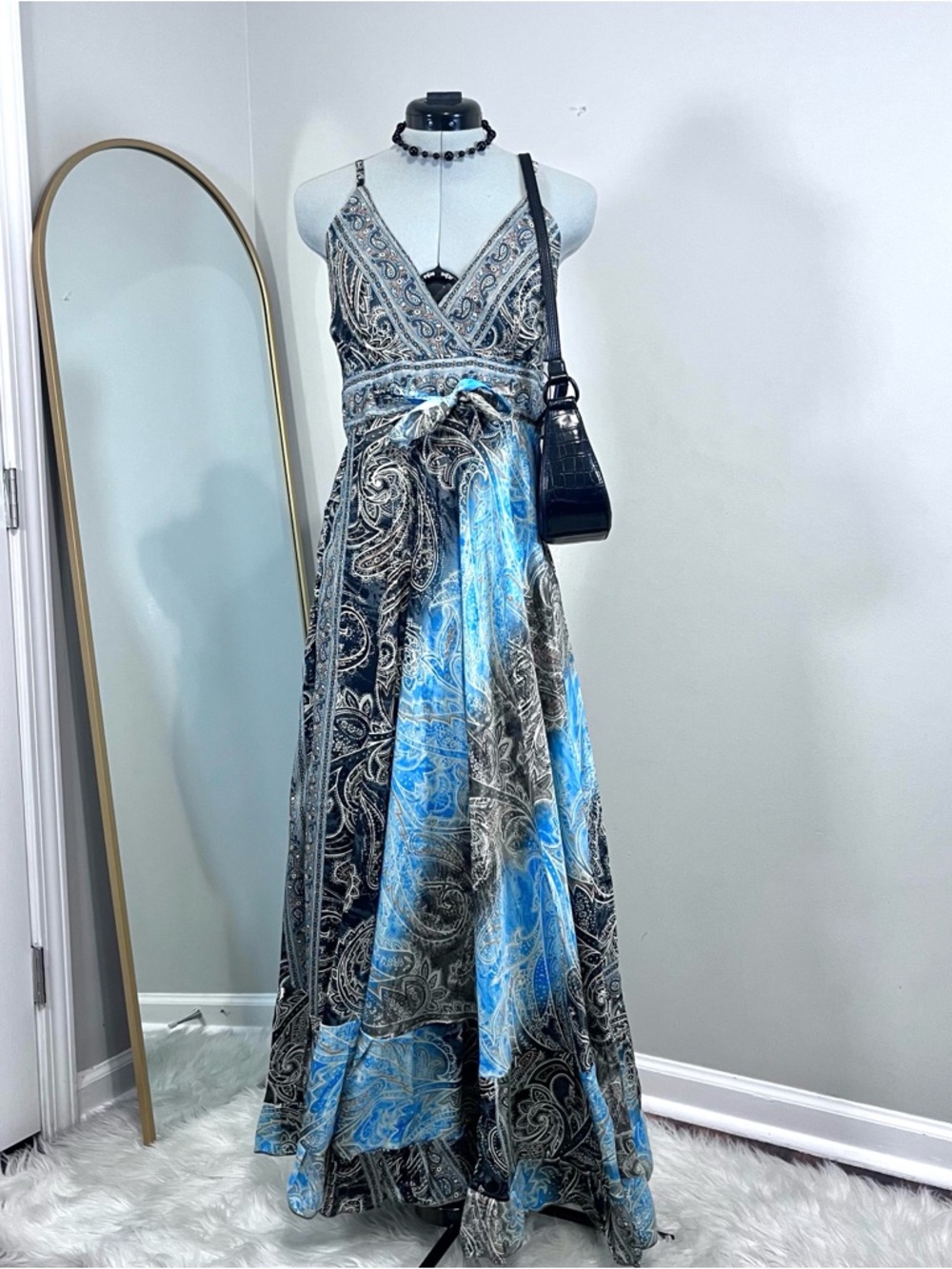 NWT Blue Bohemian Paisley V-Neck Maxi Dress with Waist Tie